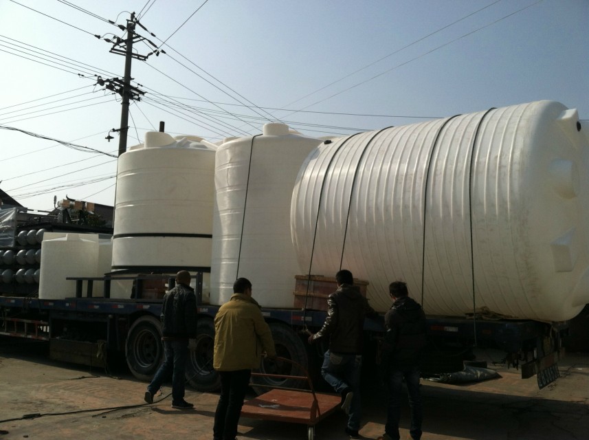 乐^10吨塑料水? title=